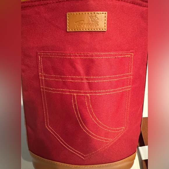 Tirrinia Insulated Wine Cooler- 2 bottles with strap - Picture 9 of 9